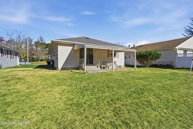 31 Charlotteville Drive S, Toms River, NJ 08757