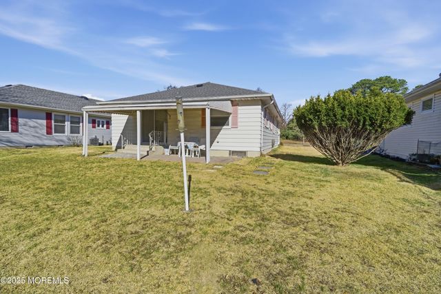 31 Charlotteville Drive S, Toms River, NJ 08757