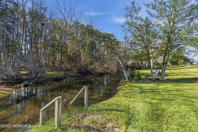 31 Charlotteville Drive S, Toms River, NJ 08757