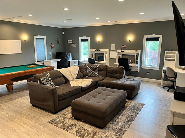 34 Base Lodge Ln, Swansea, MA 02777