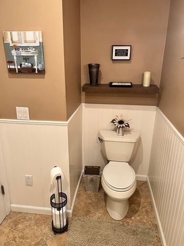 34 Base Lodge Ln, Swansea, MA 02777