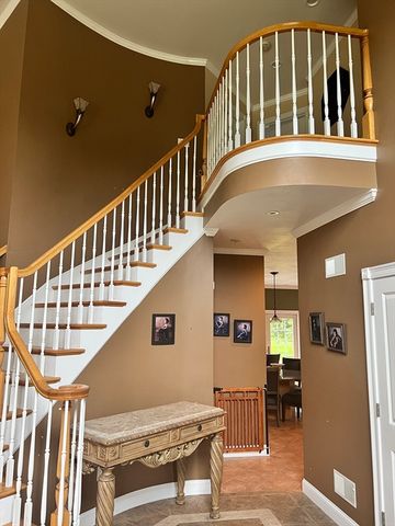 34 Base Lodge Ln, Swansea, MA 02777