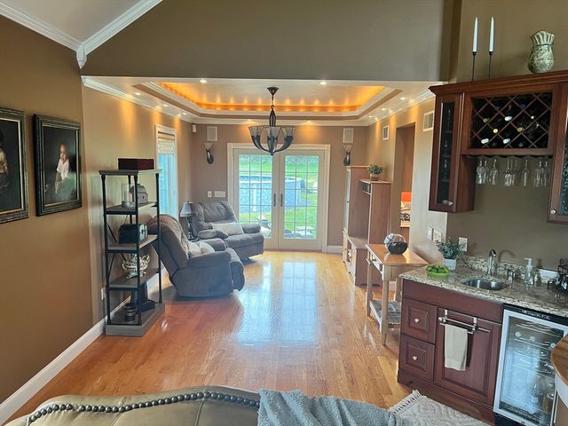 34 Base Lodge Ln, Swansea, MA 02777