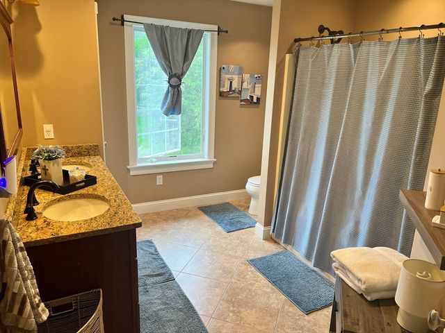 34 Base Lodge Ln, Swansea, MA 02777