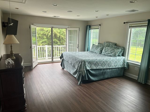 34 Base Lodge Ln, Swansea, MA 02777