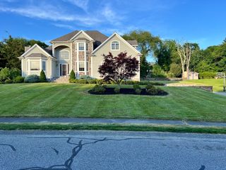 34 Base Lodge Ln, Swansea, MA 02777