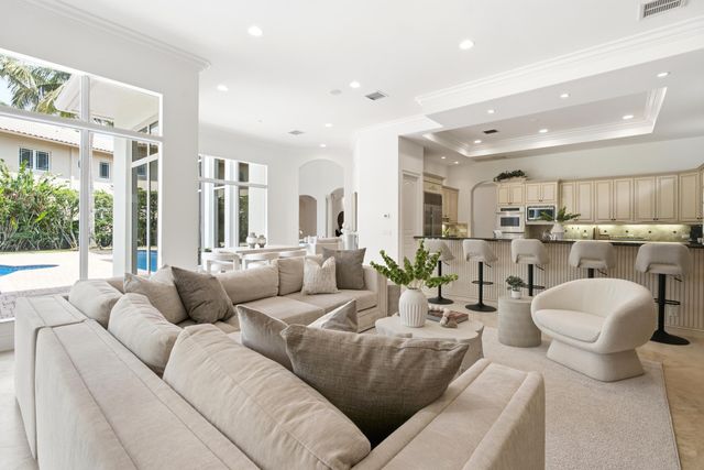 17165 Ave Le Rivage, Boca Raton, FL 33496