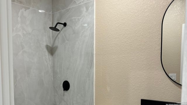 6822 Farrow Pl, San Antonio, TX 78240