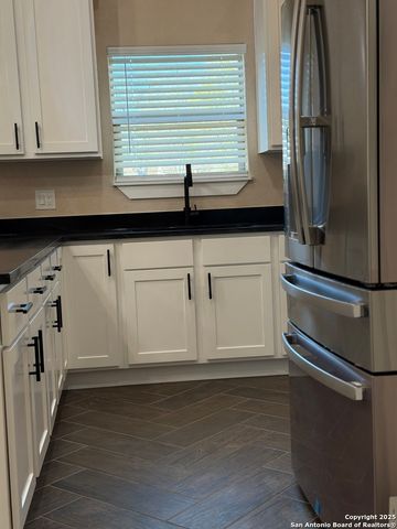 6822 Farrow Pl, San Antonio, TX 78240