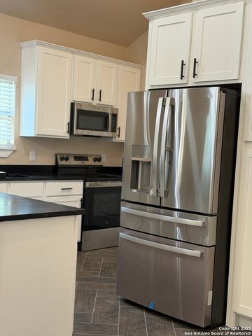 6822 Farrow Pl, San Antonio, TX 78240