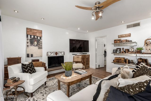 1118 E ENCINAS Avenue, Gilbert, AZ 85234