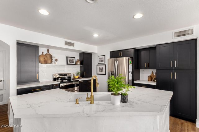 1118 E ENCINAS Avenue, Gilbert, AZ 85234