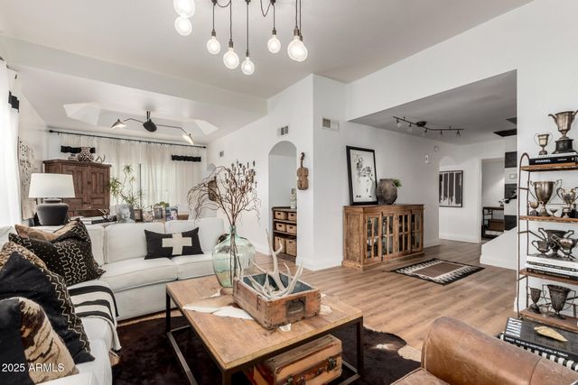 1118 E ENCINAS Avenue, Gilbert, AZ 85234