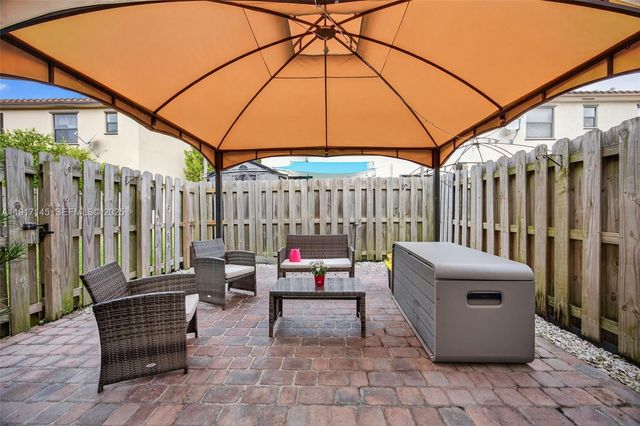 11527 SW 248th Ln, Homestead, FL 33032