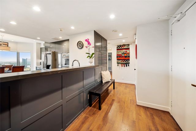 2001 Holcombe Boulevard 2502, Houston, TX 77030