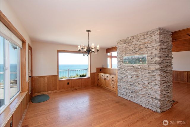 99 S Point Road, Port Angeles, WA 98363