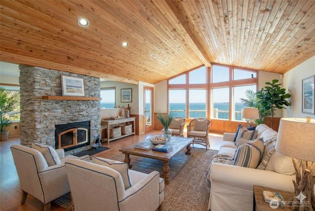 99 S Point Road, Port Angeles, WA 98363