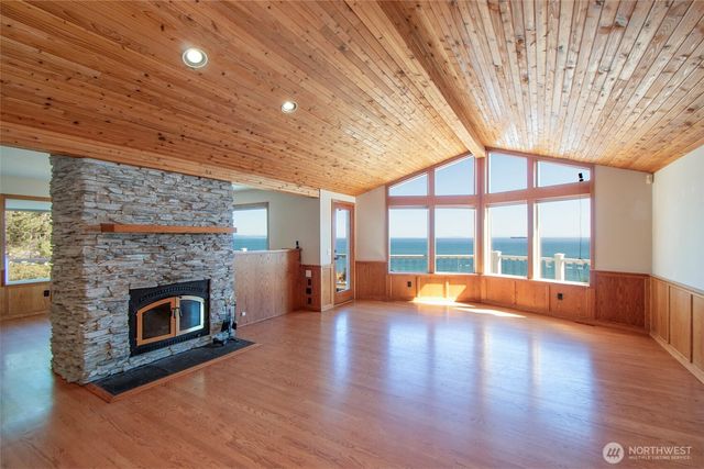 99 S Point Road, Port Angeles, WA 98363