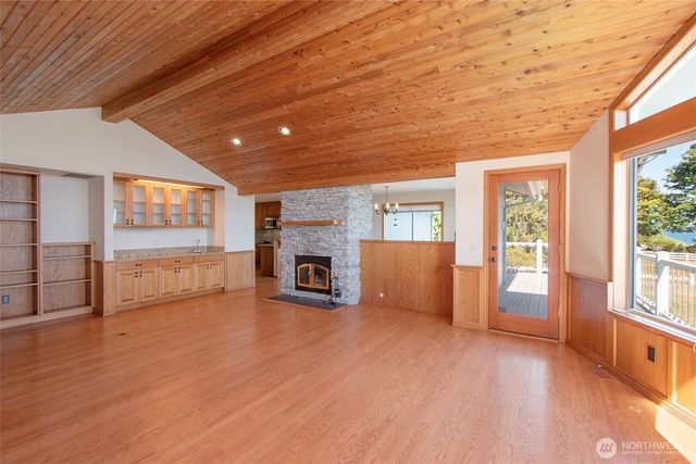 99 S Point Road, Port Angeles, WA 98363
