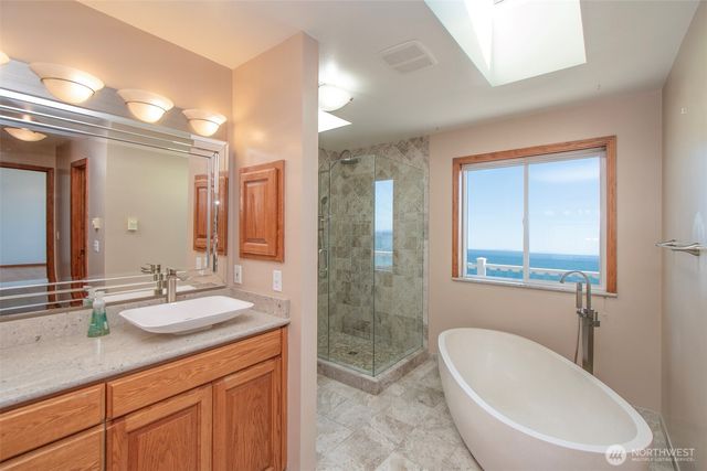99 S Point Road, Port Angeles, WA 98363
