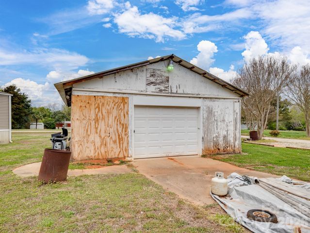 208 Daves Road, York, SC 29745