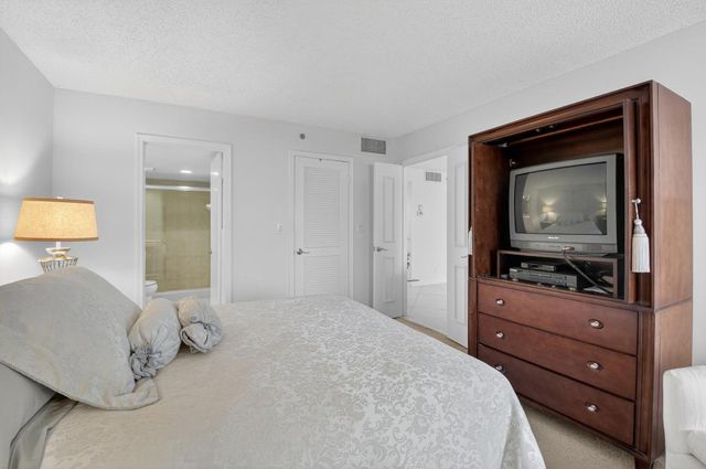 1554 Bridgewood Drive, Boca Raton, FL 33434