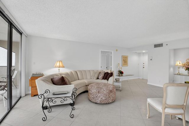 1554 Bridgewood Drive, Boca Raton, FL 33434