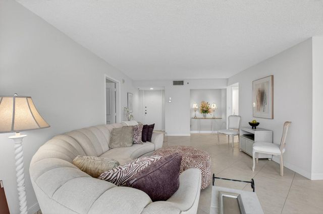 1554 Bridgewood Drive, Boca Raton, FL 33434