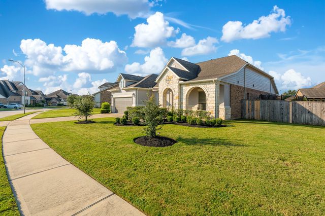 25403 Angelwood Springs Lane, Tomball, TX 77375
