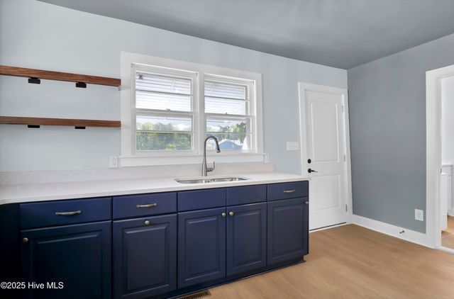 1121 S 6th Street, Wilmington, NC 28401