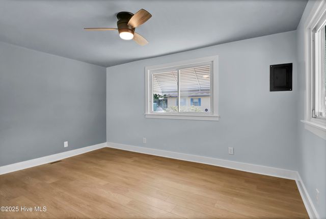 1121 S 6th Street, Wilmington, NC 28401