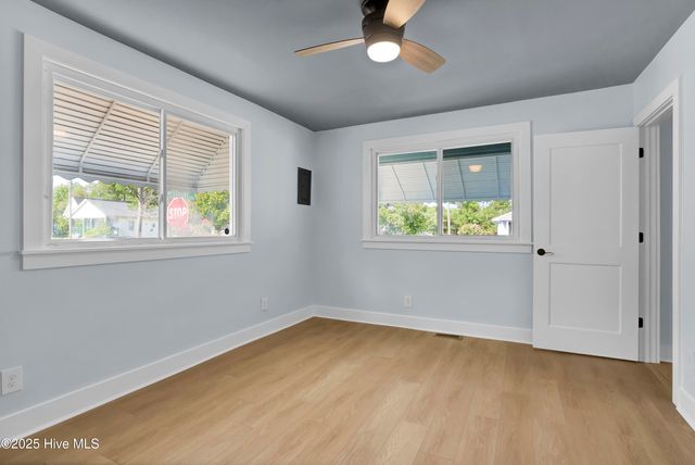 1121 S 6th Street, Wilmington, NC 28401