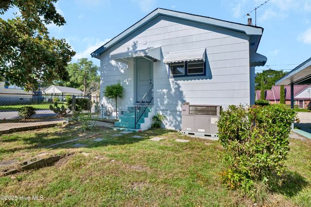 1121 S 6th Street, Wilmington, NC 28401