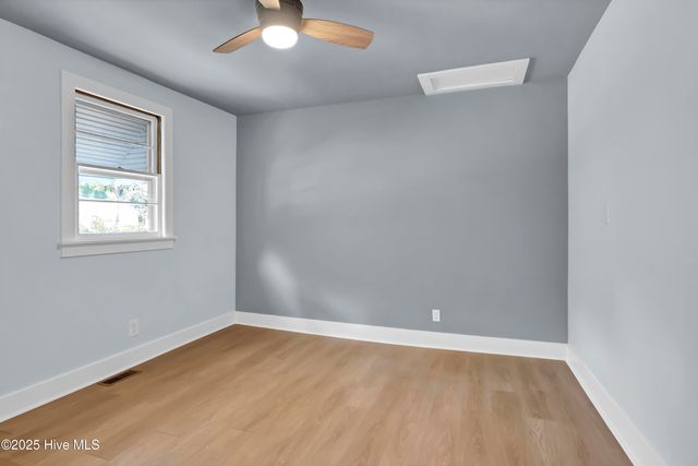 1121 S 6th Street, Wilmington, NC 28401