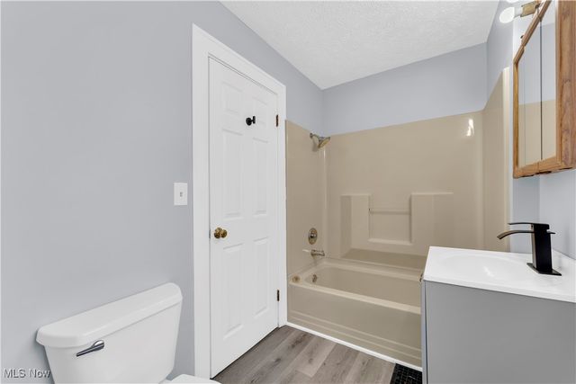 239 E 214th Street, Euclid, OH 44123