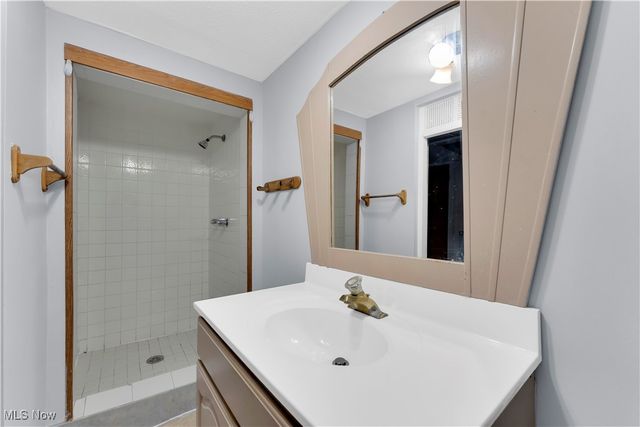 239 E 214th Street, Euclid, OH 44123