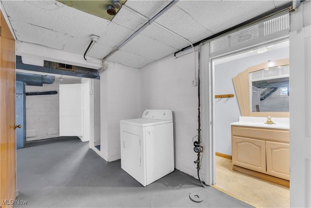 239 E 214th Street, Euclid, OH 44123