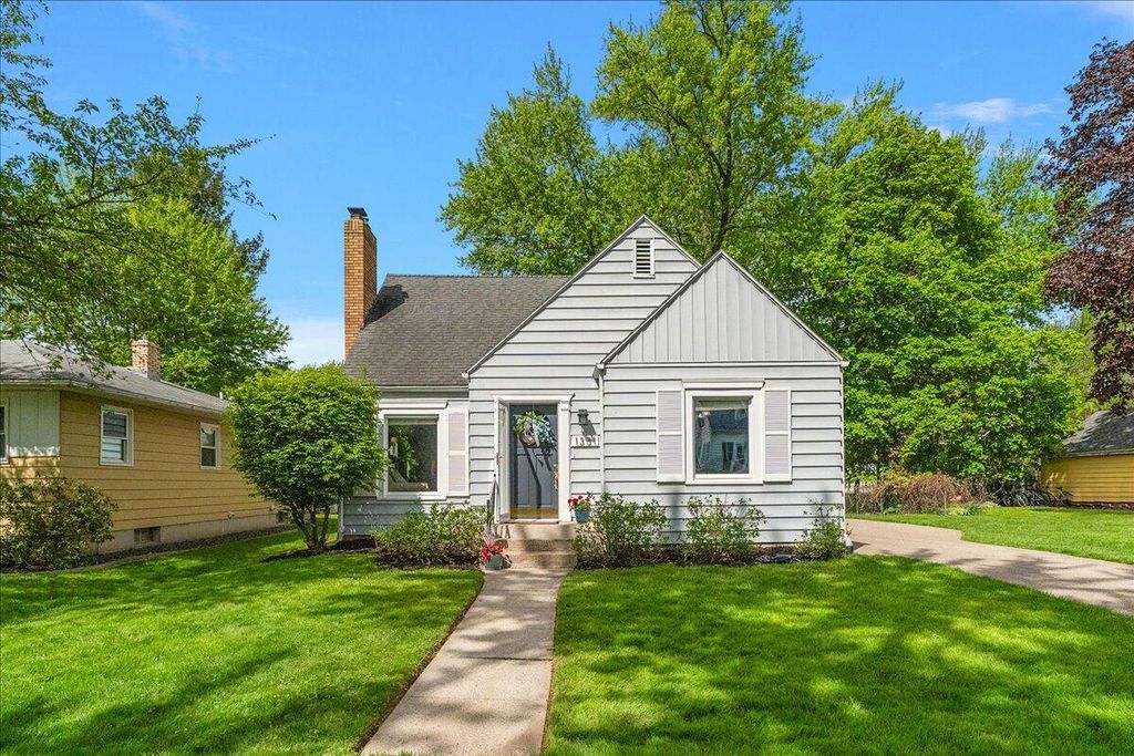 1331 Hillcrest Avenue Nw, City Of Grand Rapids, MI 49504