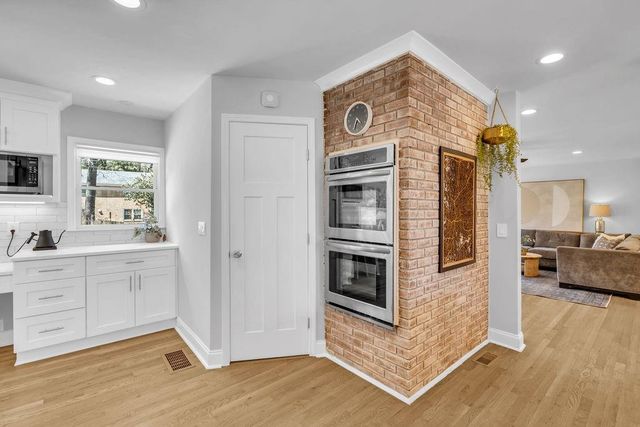 5002 Vernon Oaks Drive, Dunwoody, GA 30338