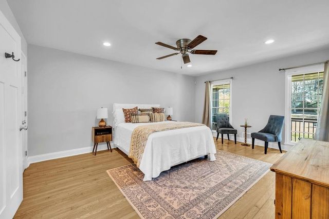 5002 Vernon Oaks Drive, Dunwoody, GA 30338