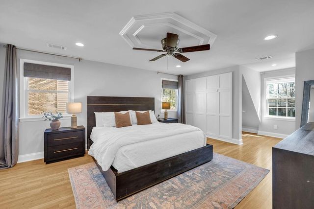 5002 Vernon Oaks Drive, Dunwoody, GA 30338