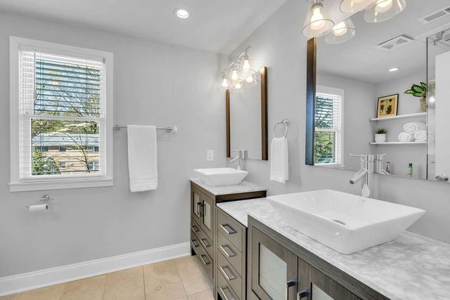 5002 Vernon Oaks Drive, Dunwoody, GA 30338