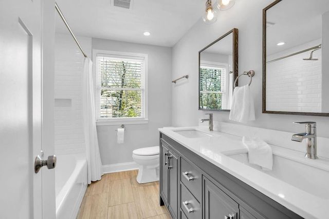 5002 Vernon Oaks Drive, Dunwoody, GA 30338