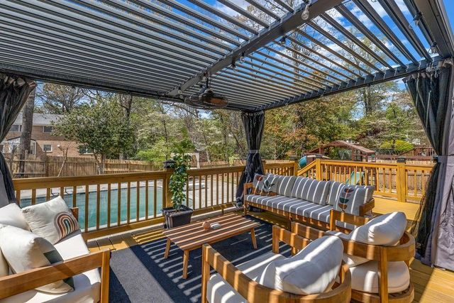 5002 Vernon Oaks Drive, Dunwoody, GA 30338