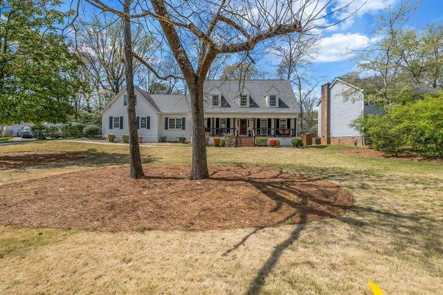 5002 Vernon Oaks Drive, Dunwoody, GA 30338