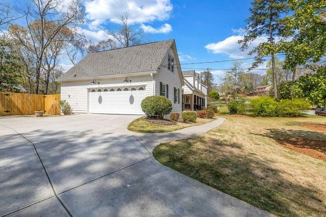 5002 Vernon Oaks Drive, Dunwoody, GA 30338