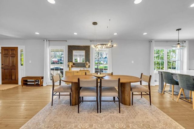 5002 Vernon Oaks Drive, Dunwoody, GA 30338