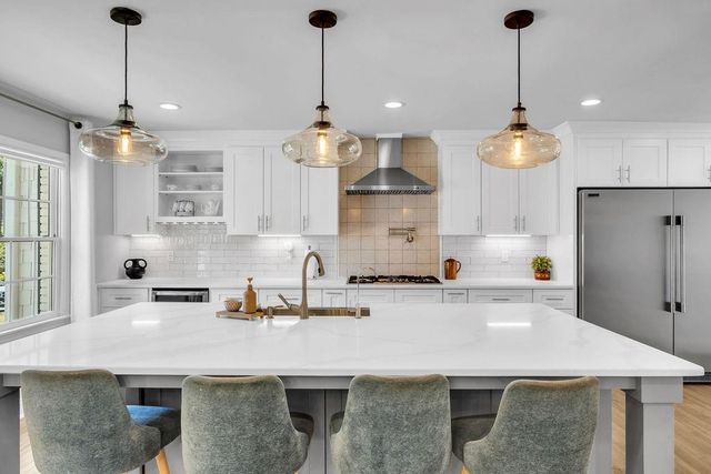 5002 Vernon Oaks Drive, Dunwoody, GA 30338