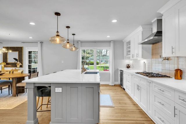 5002 Vernon Oaks Drive, Dunwoody, GA 30338