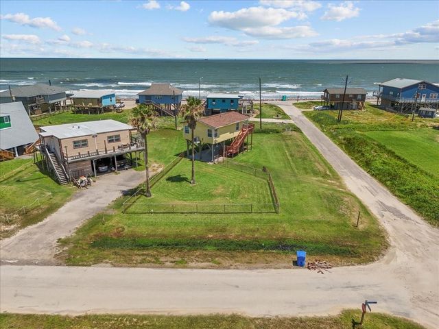 819 Sea Shell Drive, Surfside Beach, TX 77541